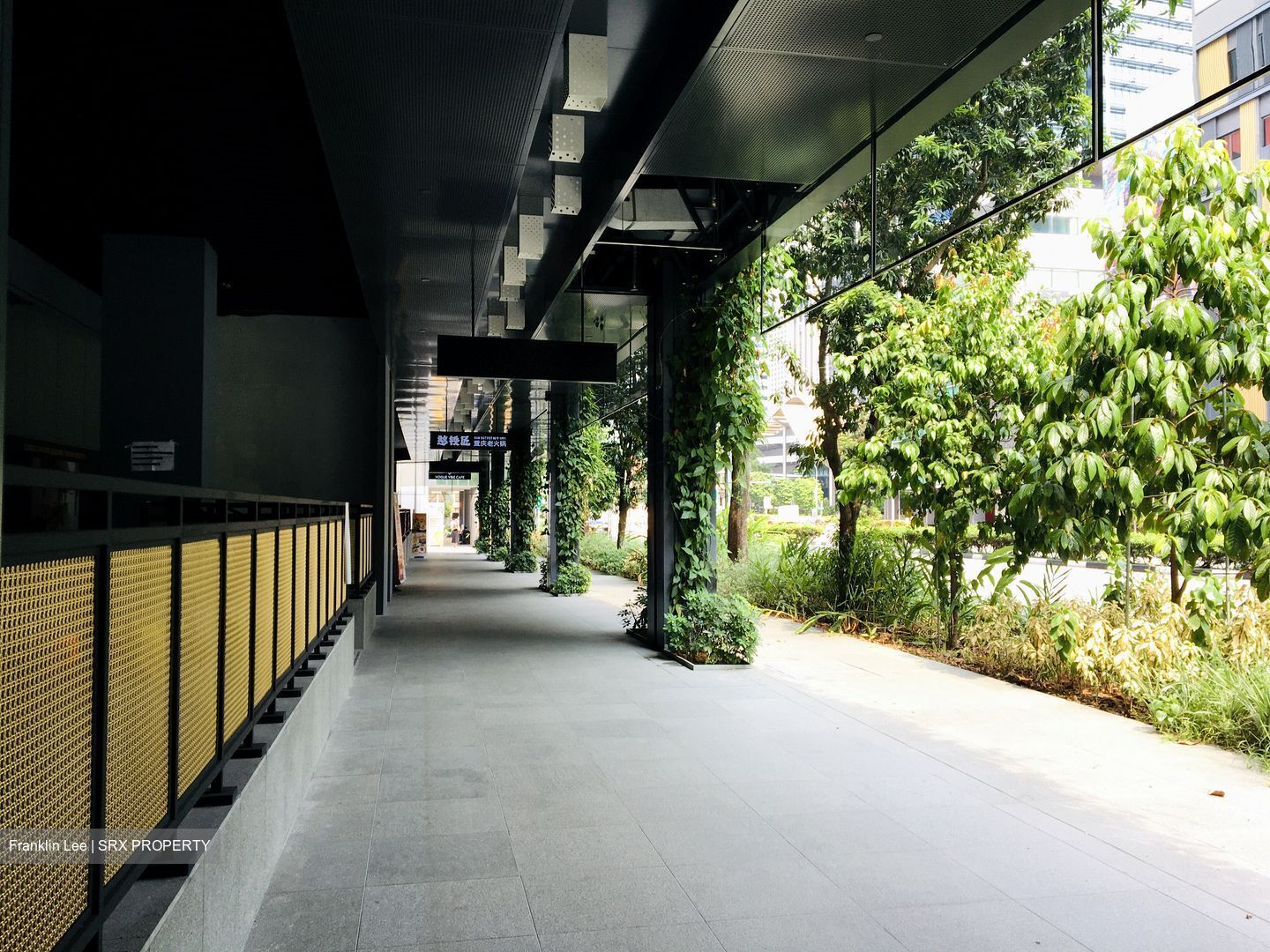  (D7), Retail #433139401